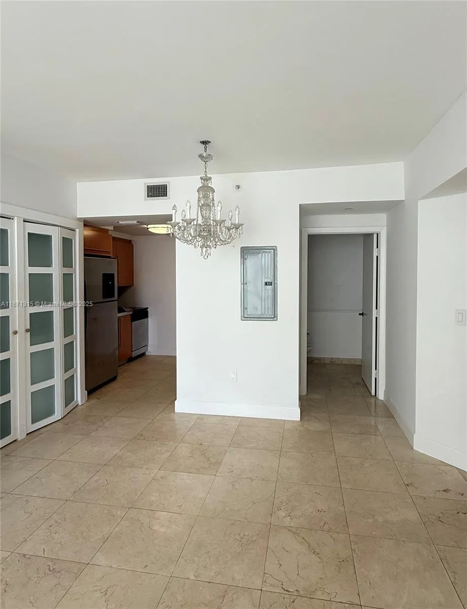 6365 Collins Ave, #904