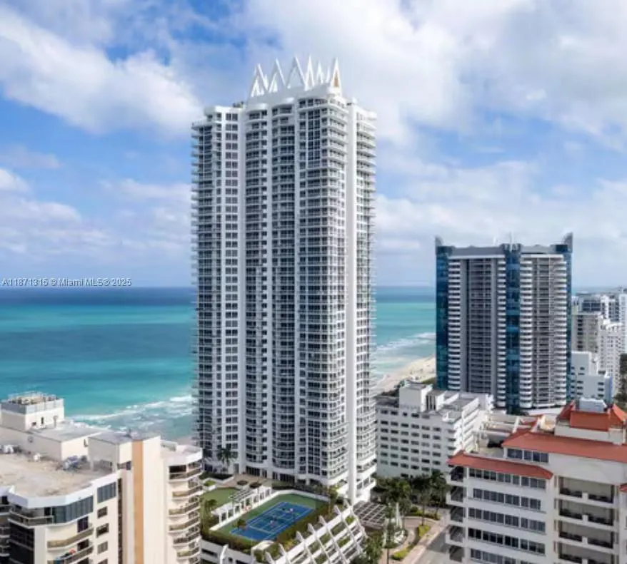 6365 Collins Ave, #904