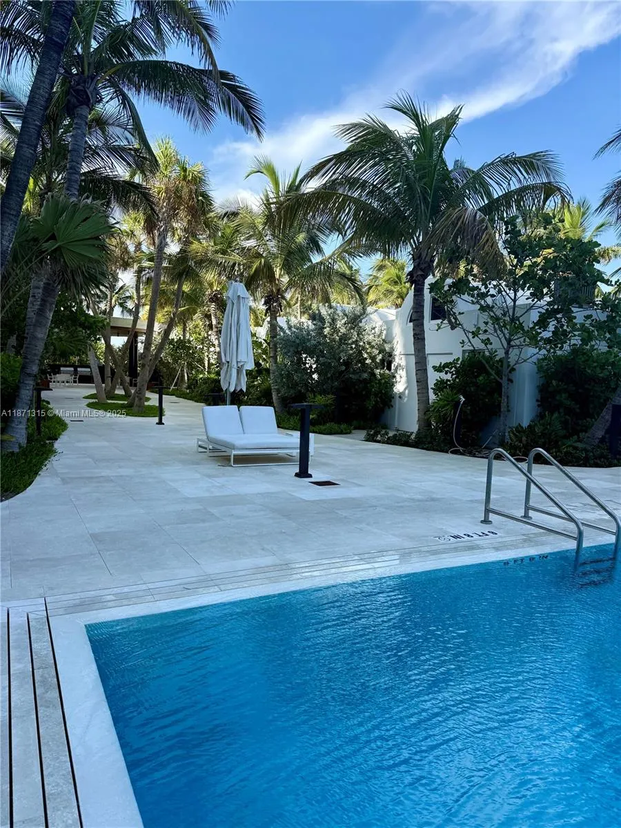 6365 Collins Ave, #904