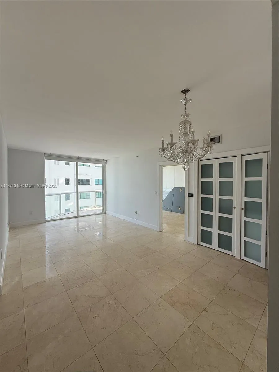 6365 Collins Ave, #904