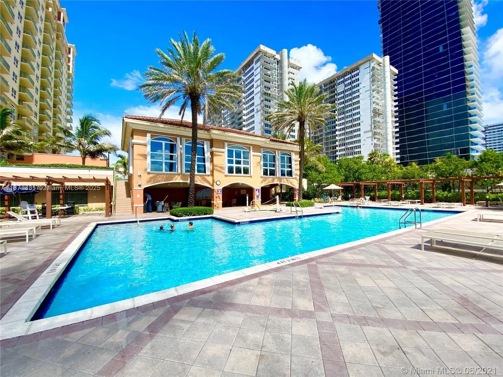 2080 S Ocean Dr, #604