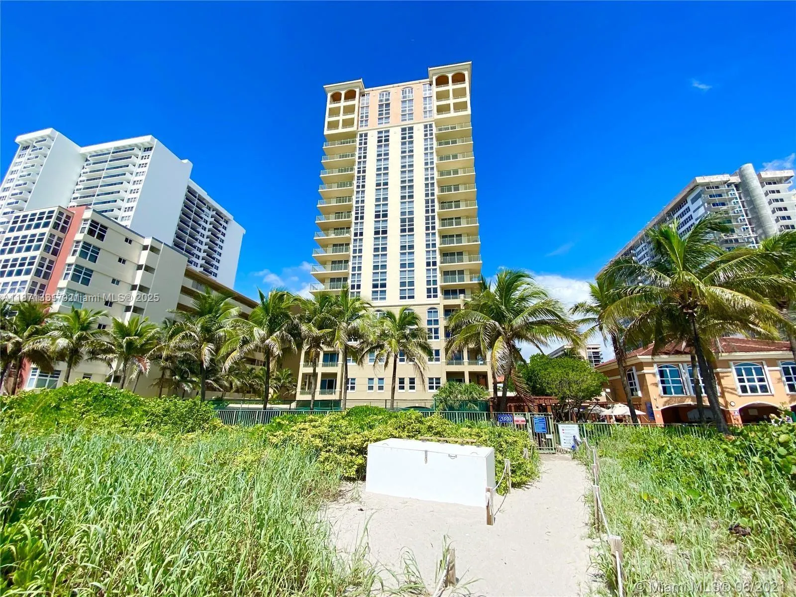 2080 S Ocean Dr, #604