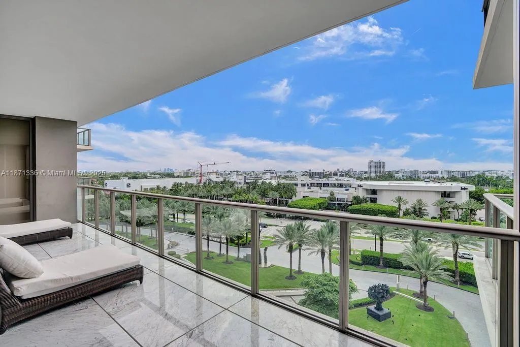 9705 Collins Ave, #702N