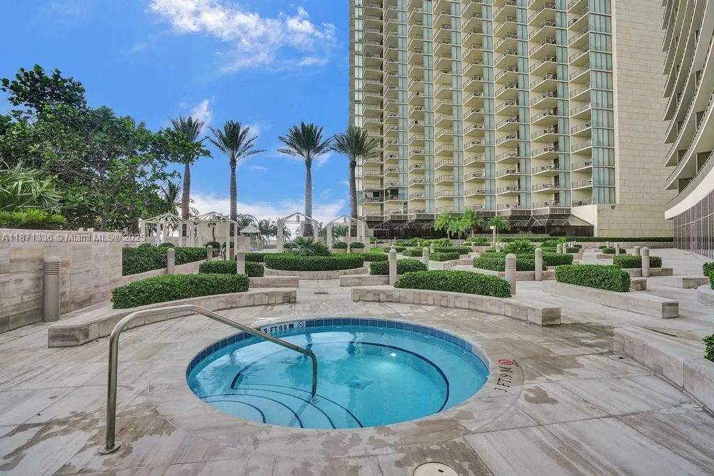 9705 Collins Ave, #702N