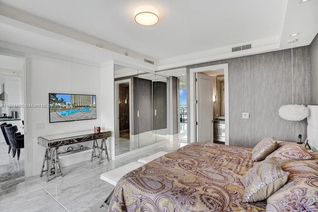 9705 Collins Ave, #702N
