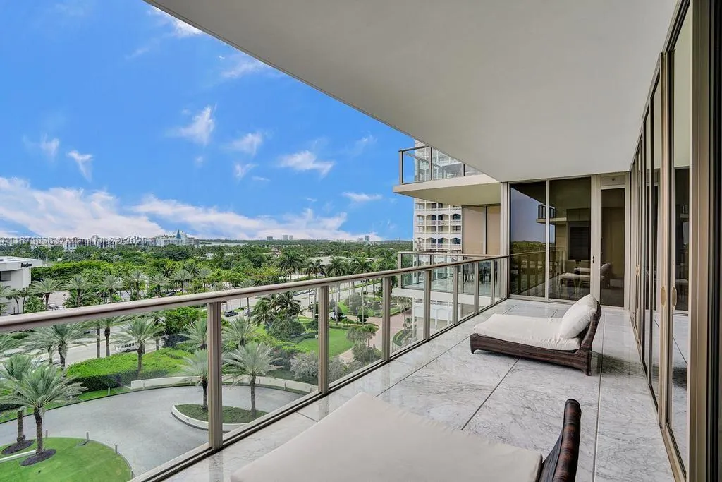 9705 Collins Ave, #702N