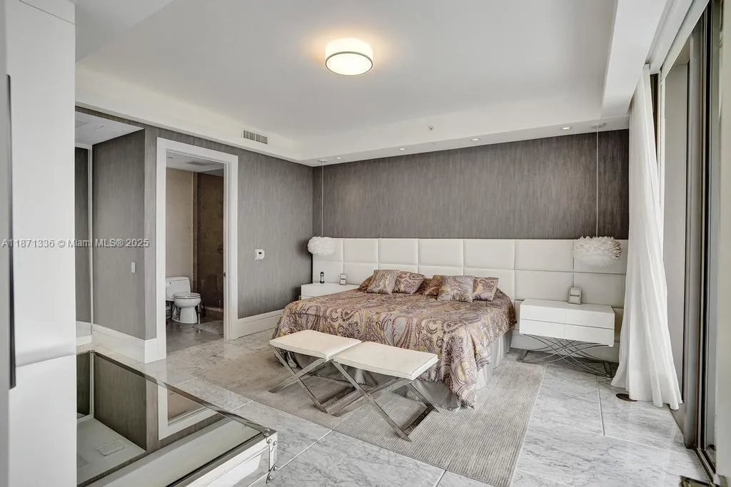 9705 Collins Ave, #702N