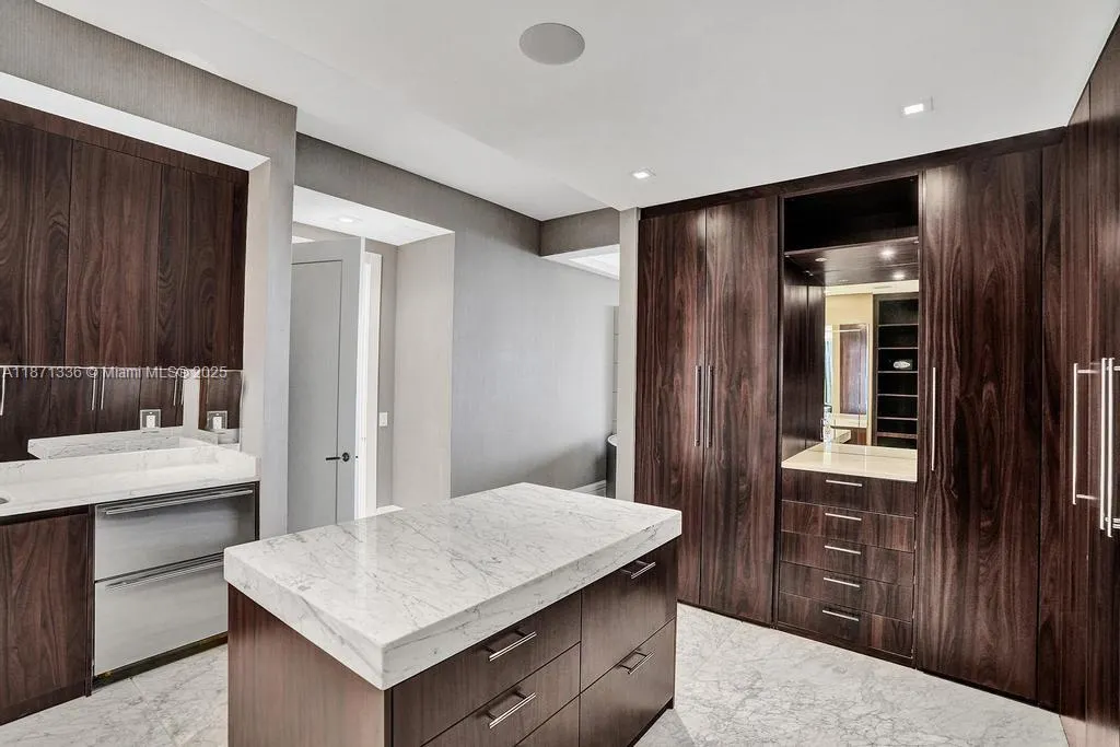 9705 Collins Ave, #702N