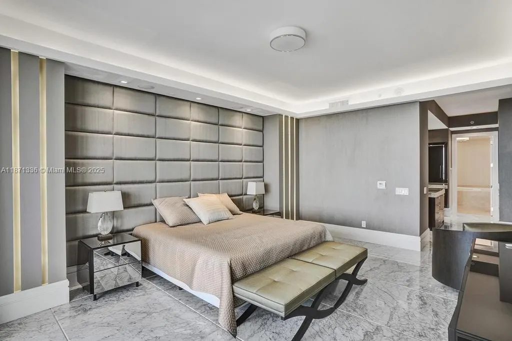 9705 Collins Ave, #702N