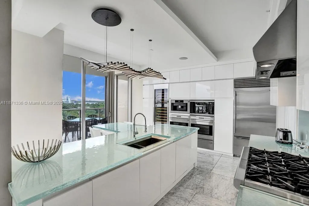 9705 Collins Ave, #702N