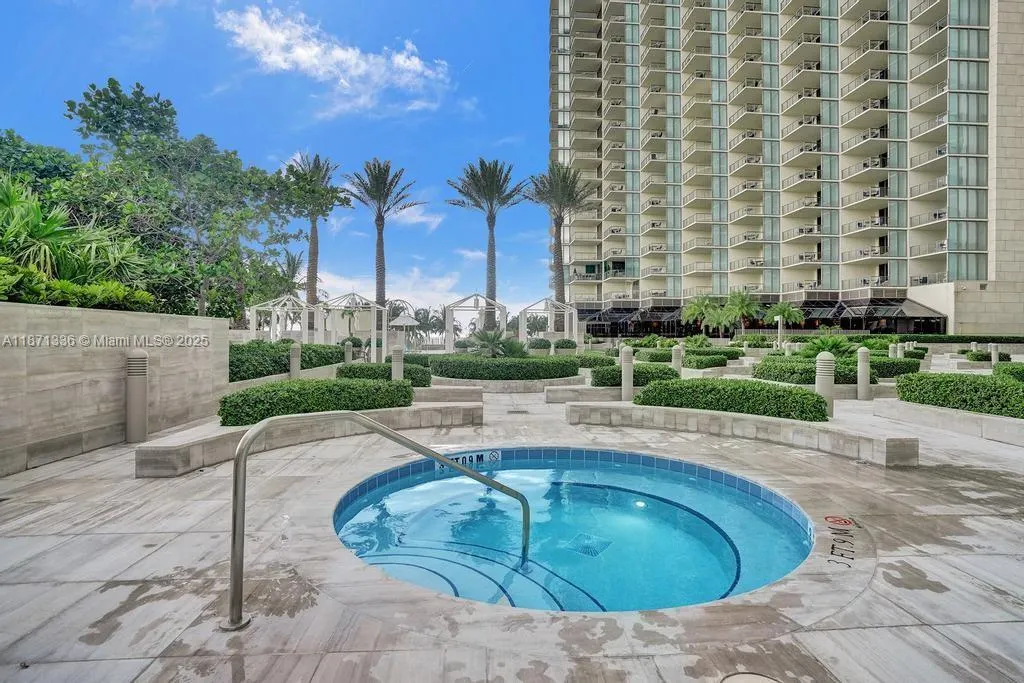 9705 Collins Ave, #702N