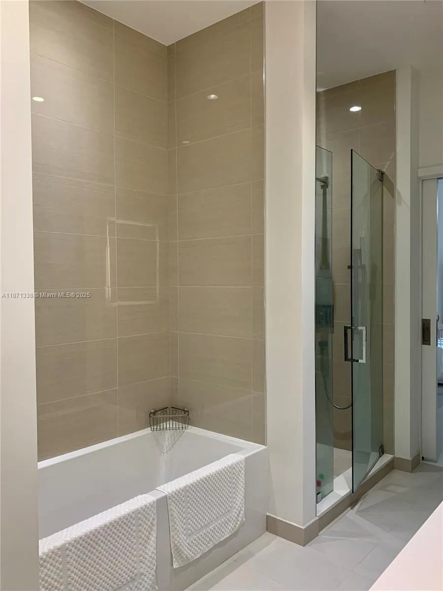 851 NE 1 Ave, #502