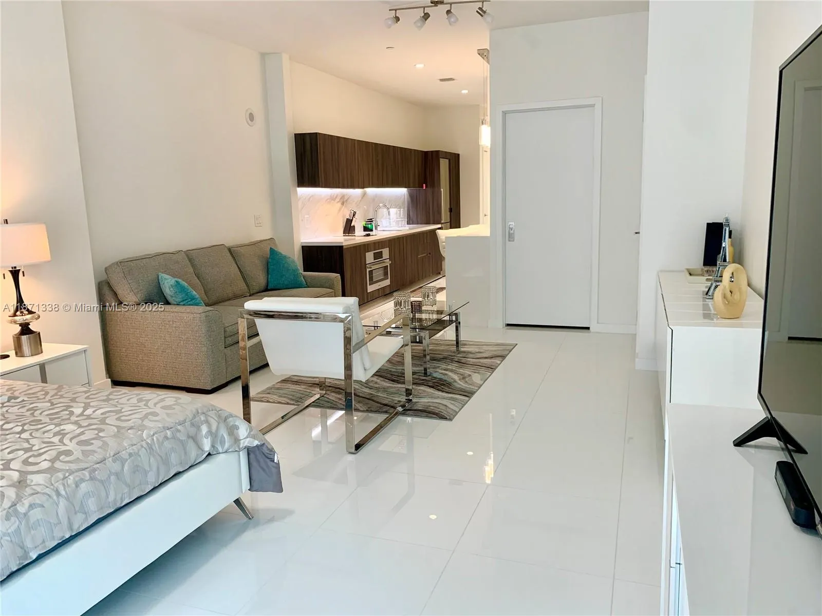 851 NE 1 Ave, #502