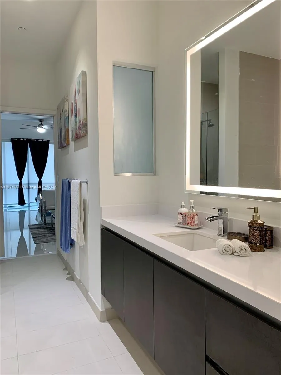 851 NE 1 Ave, #502