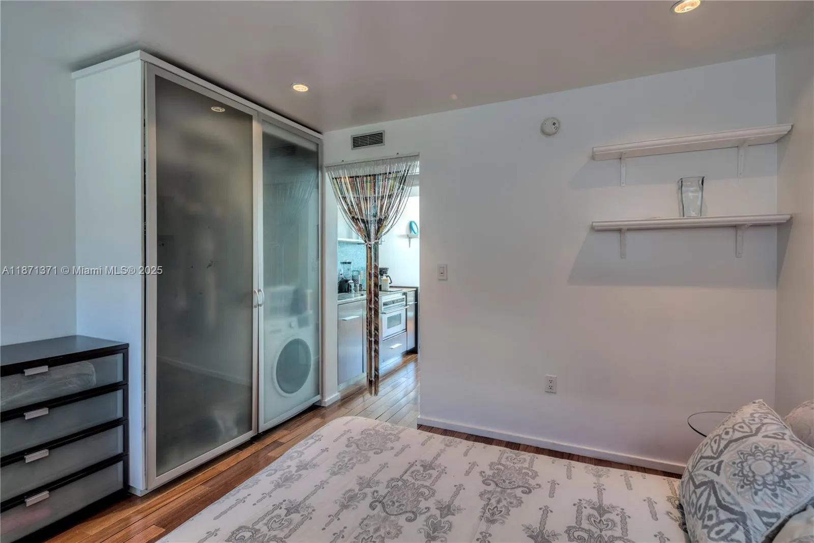 1601 West Ave, #210