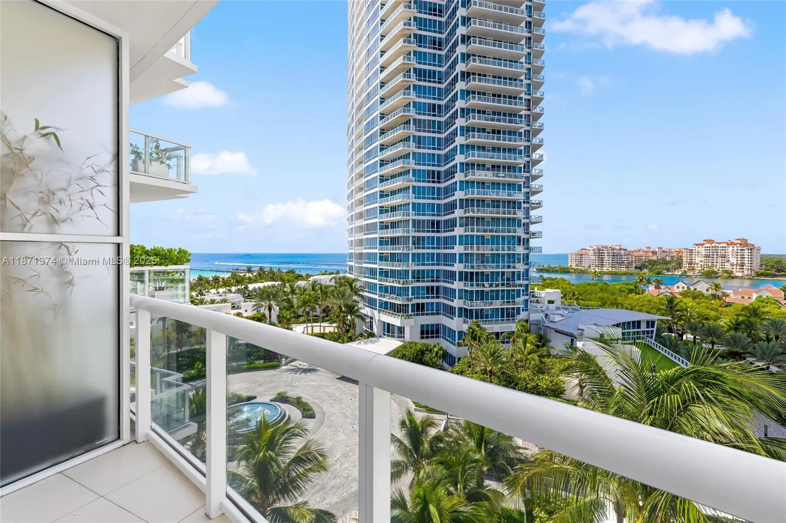 50 S Pointe Dr, #1005