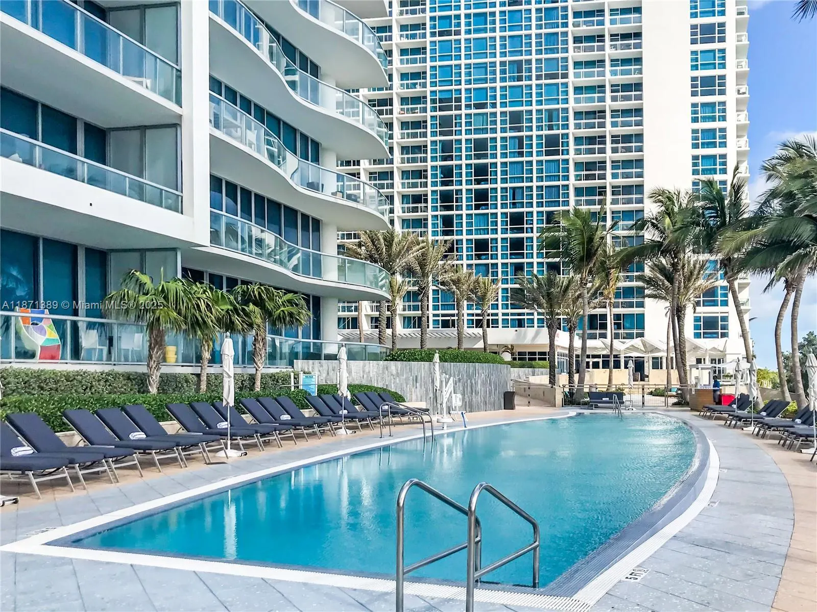 6801 Collins Ave, #418 (deed 407)