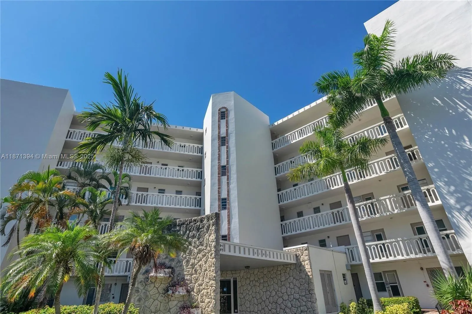 3181 S Ocean Dr, #302