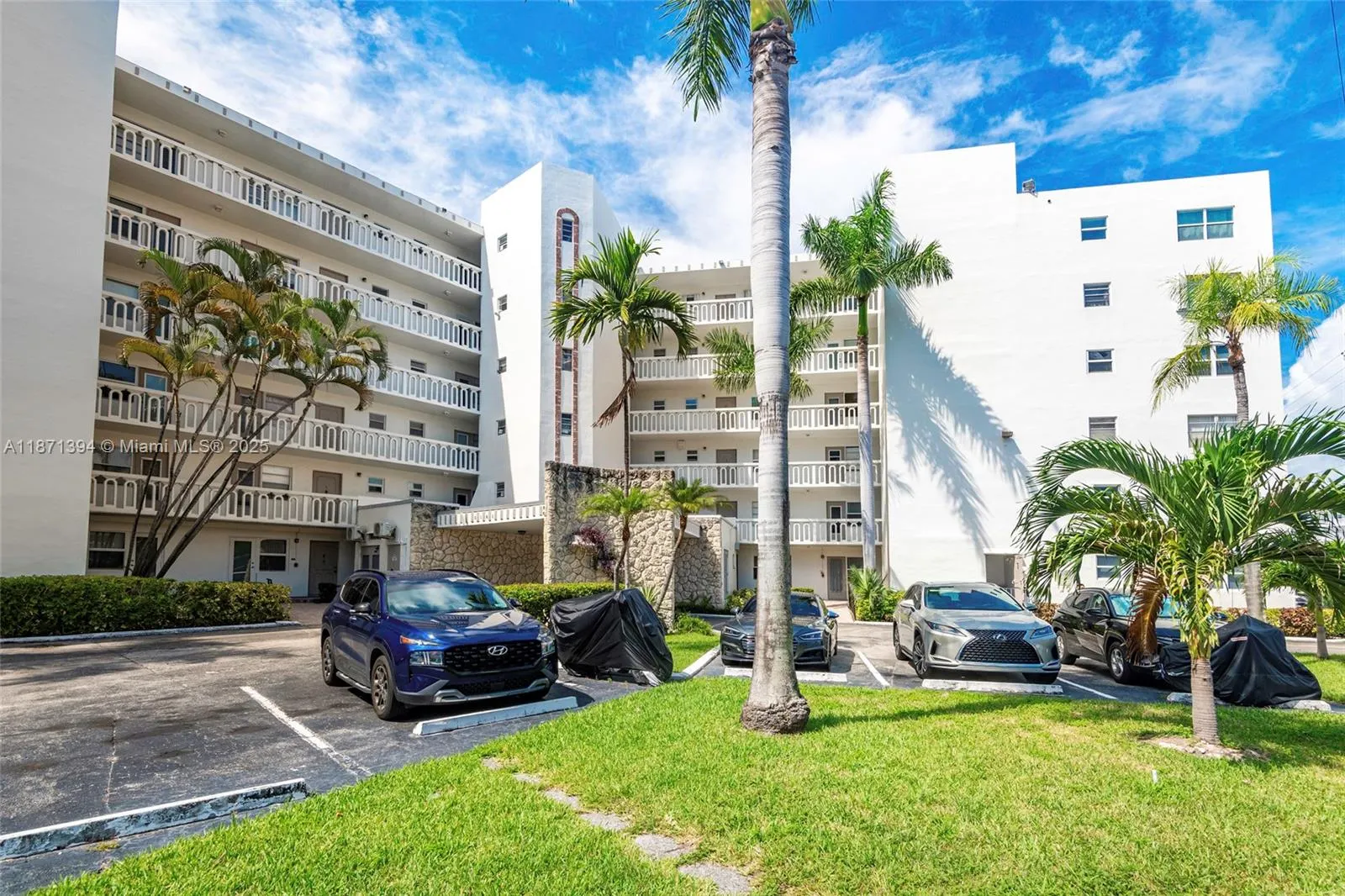 3181 S Ocean Dr, #302