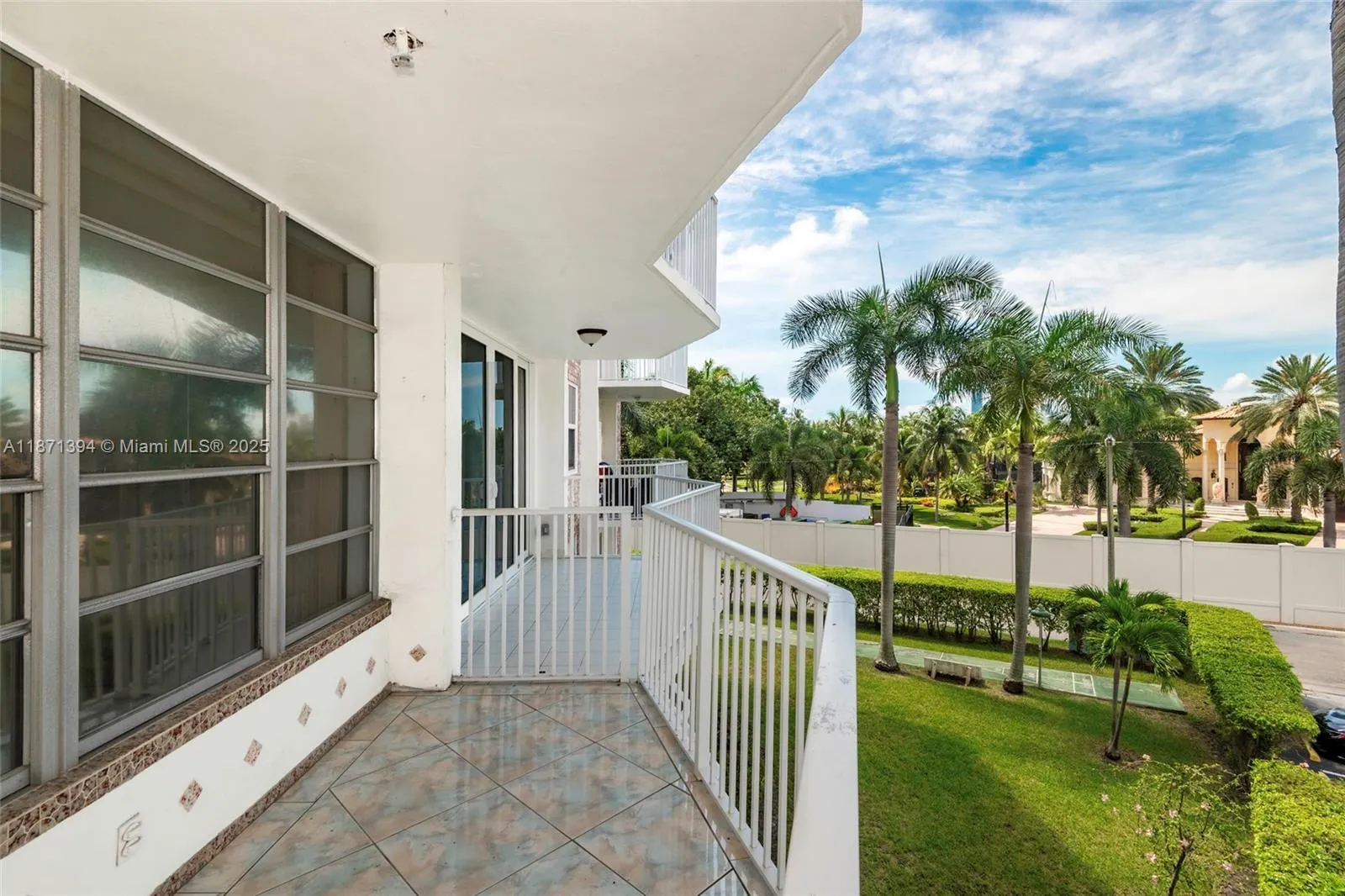 3181 S Ocean Dr, #302