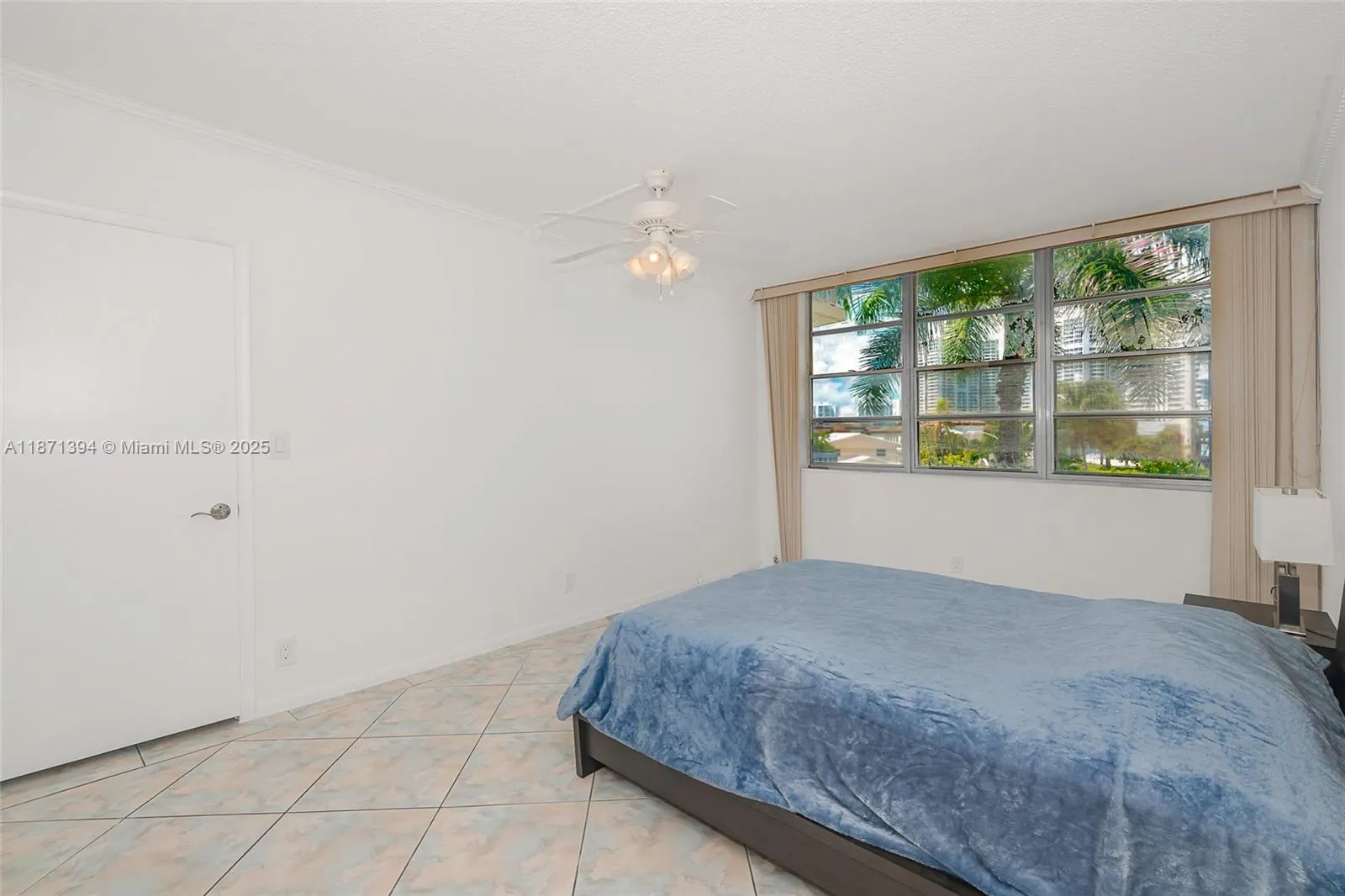 3181 S Ocean Dr, #302