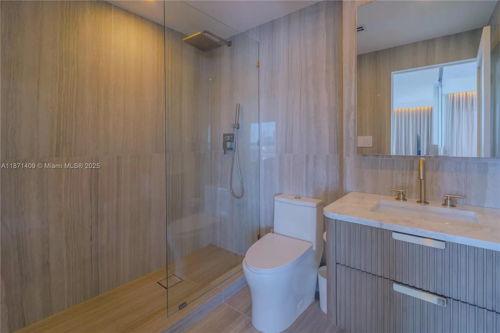 3 Island Ave, #09I