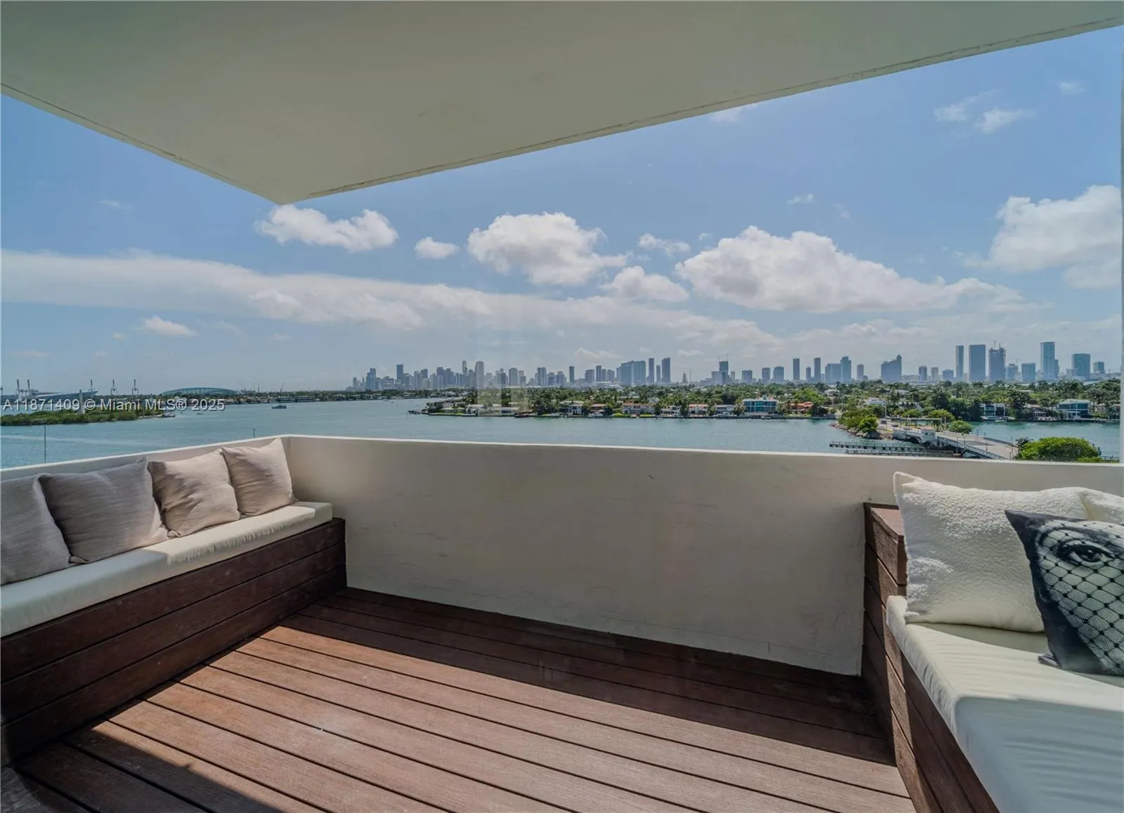 3 Island Ave, #09I
