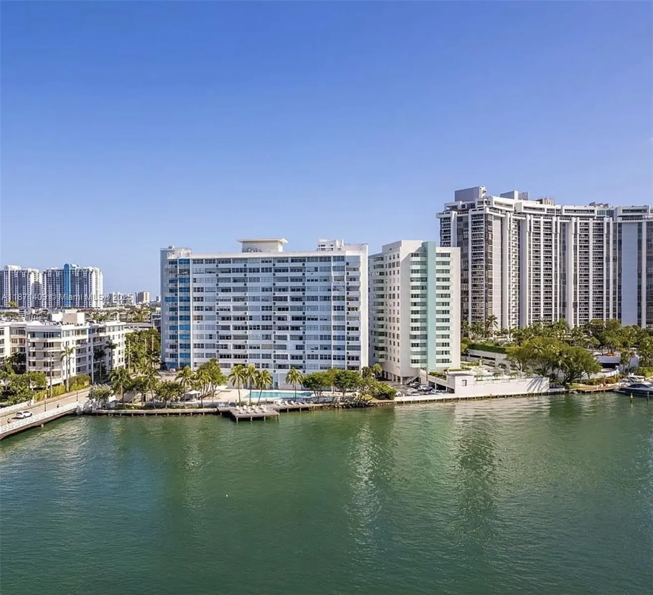 3 Island Ave, #09I