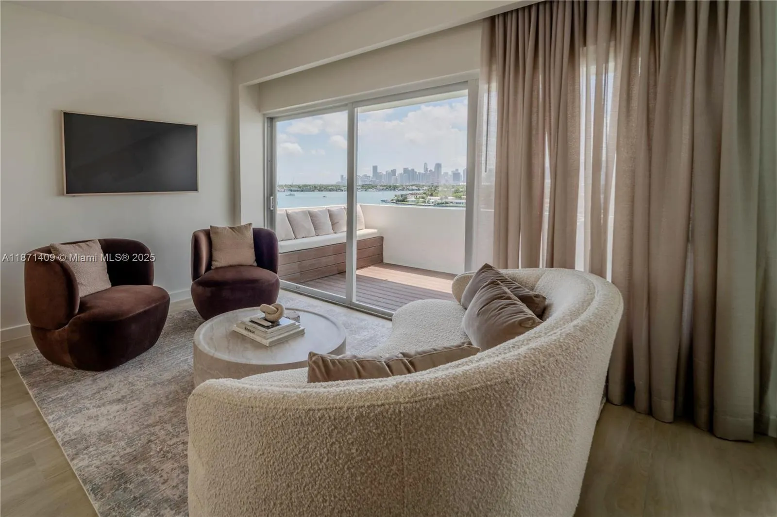 3 Island Ave, #09I