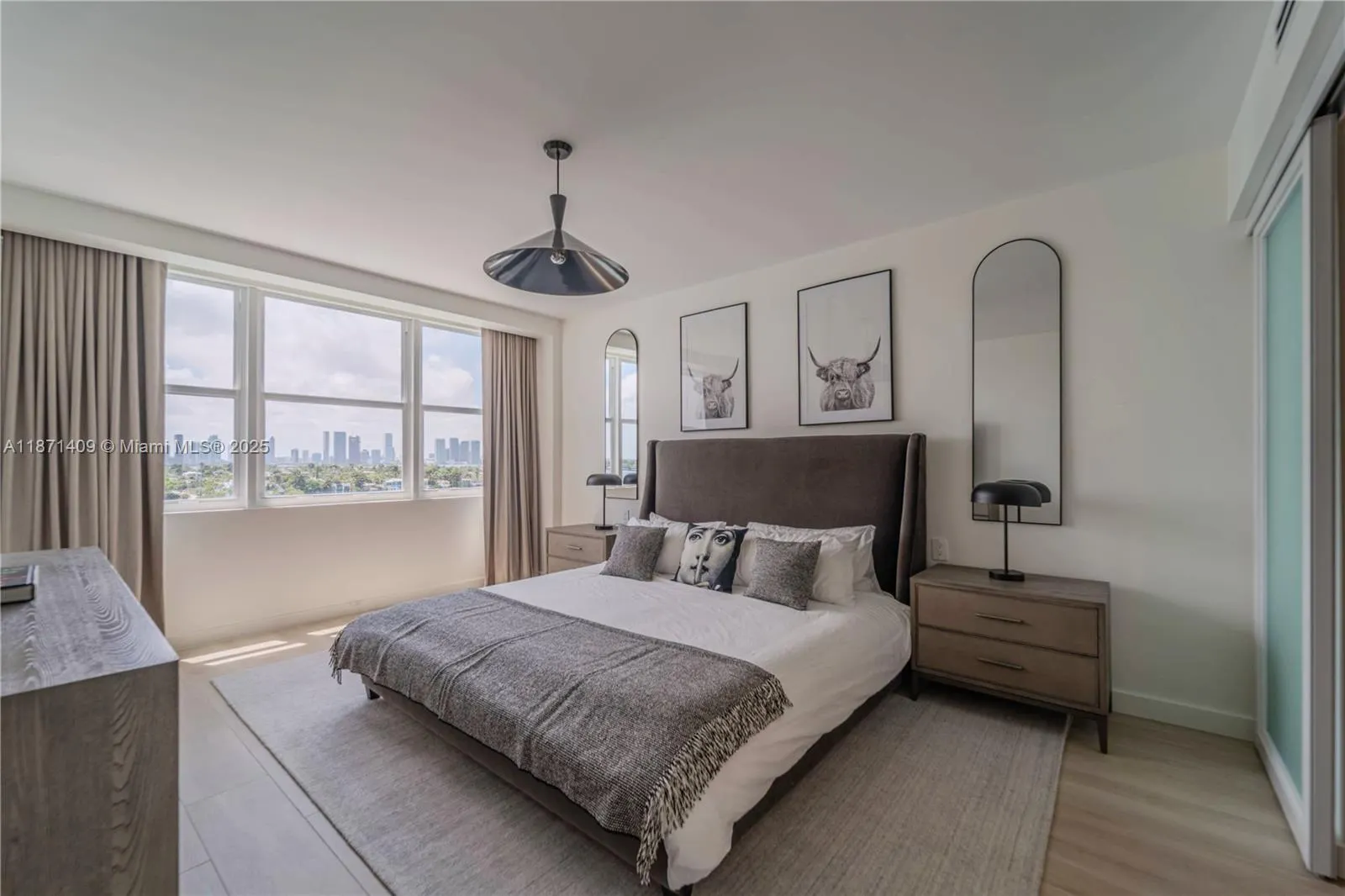 3 Island Ave, #09I