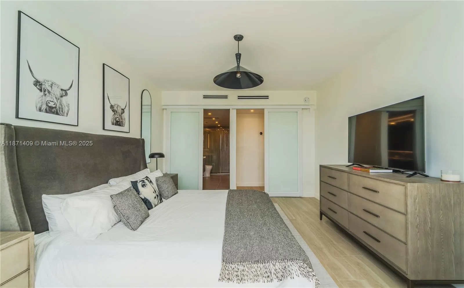 3 Island Ave, #09I