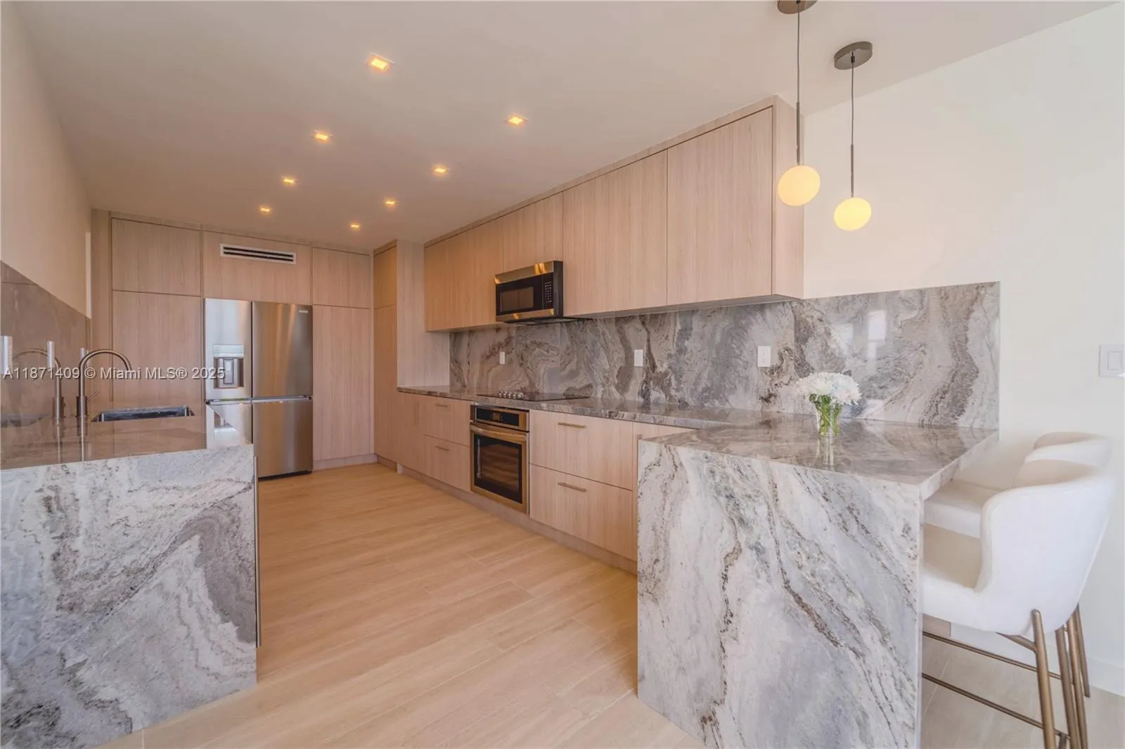 3 Island Ave, #09I