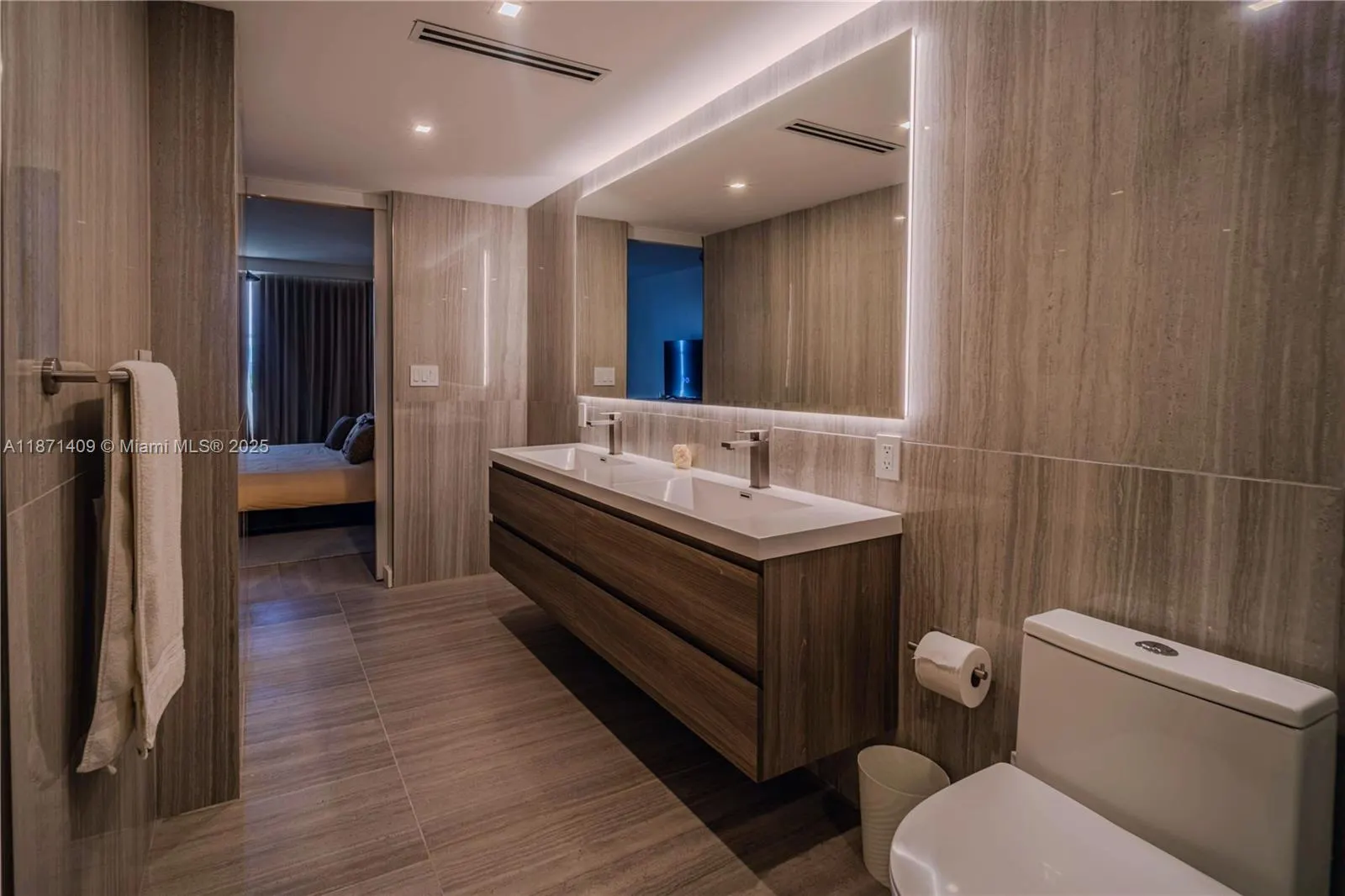 3 Island Ave, #09I