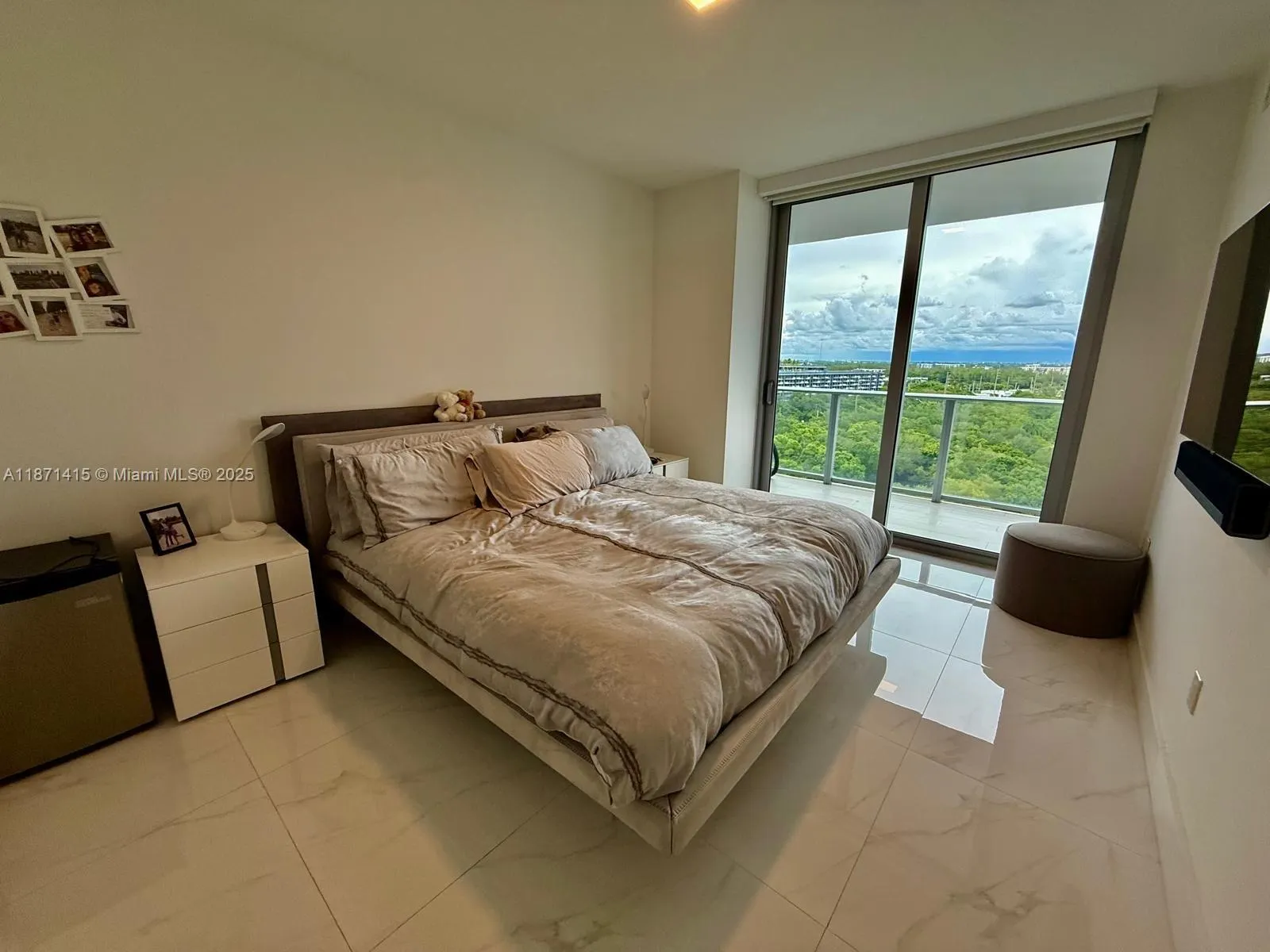 16385 Biscayne Blvd, #1402