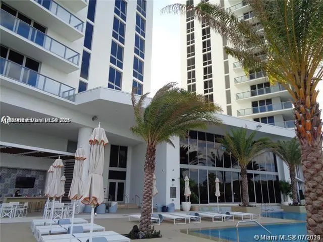 16385 Biscayne Blvd, #1402