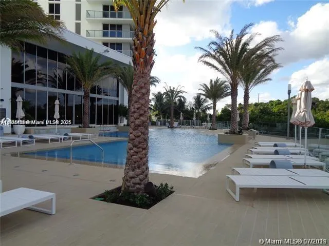 16385 Biscayne Blvd, #1402