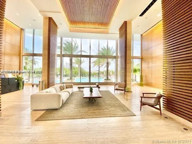 16385 Biscayne Blvd, #1402