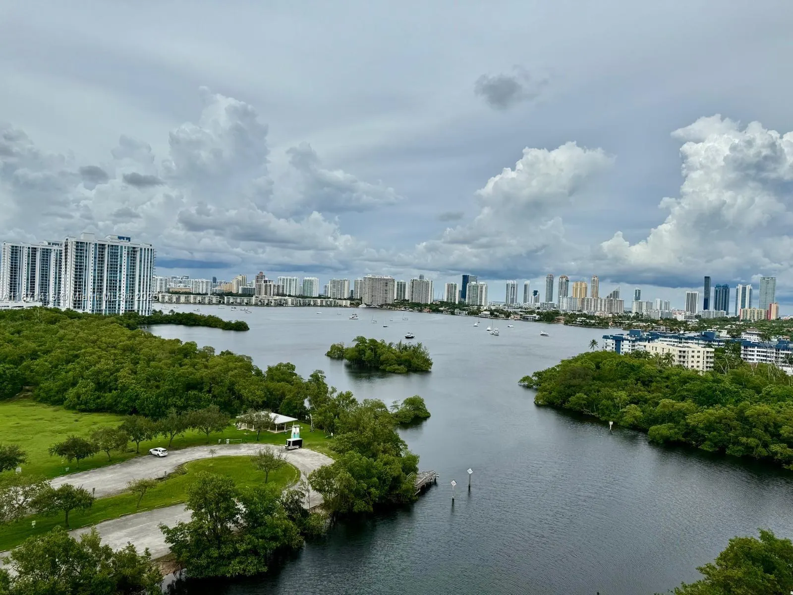 16385 Biscayne Blvd, #1402