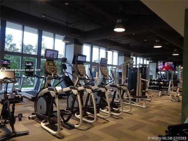 16385 Biscayne Blvd, #1402
