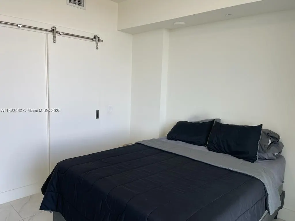 2000 Metropica Way, #805