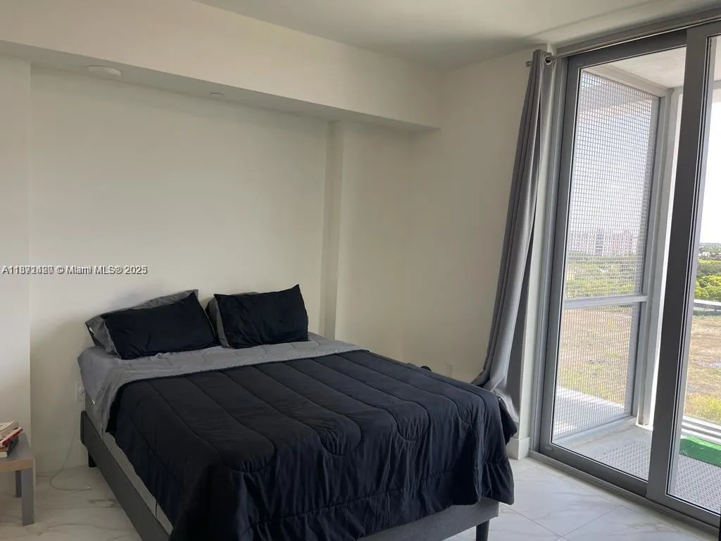 2000 Metropica Way, #805