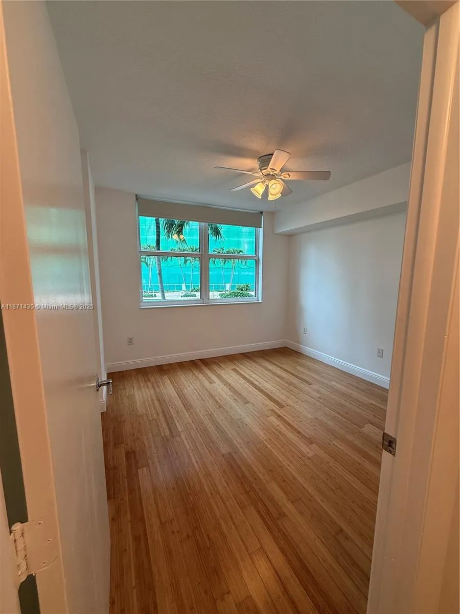 31 SE 5th St, #1204