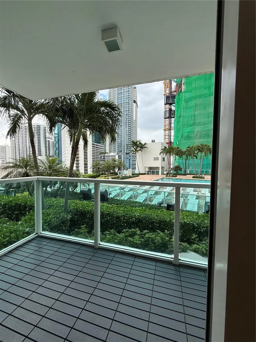 31 SE 5th St, #1204