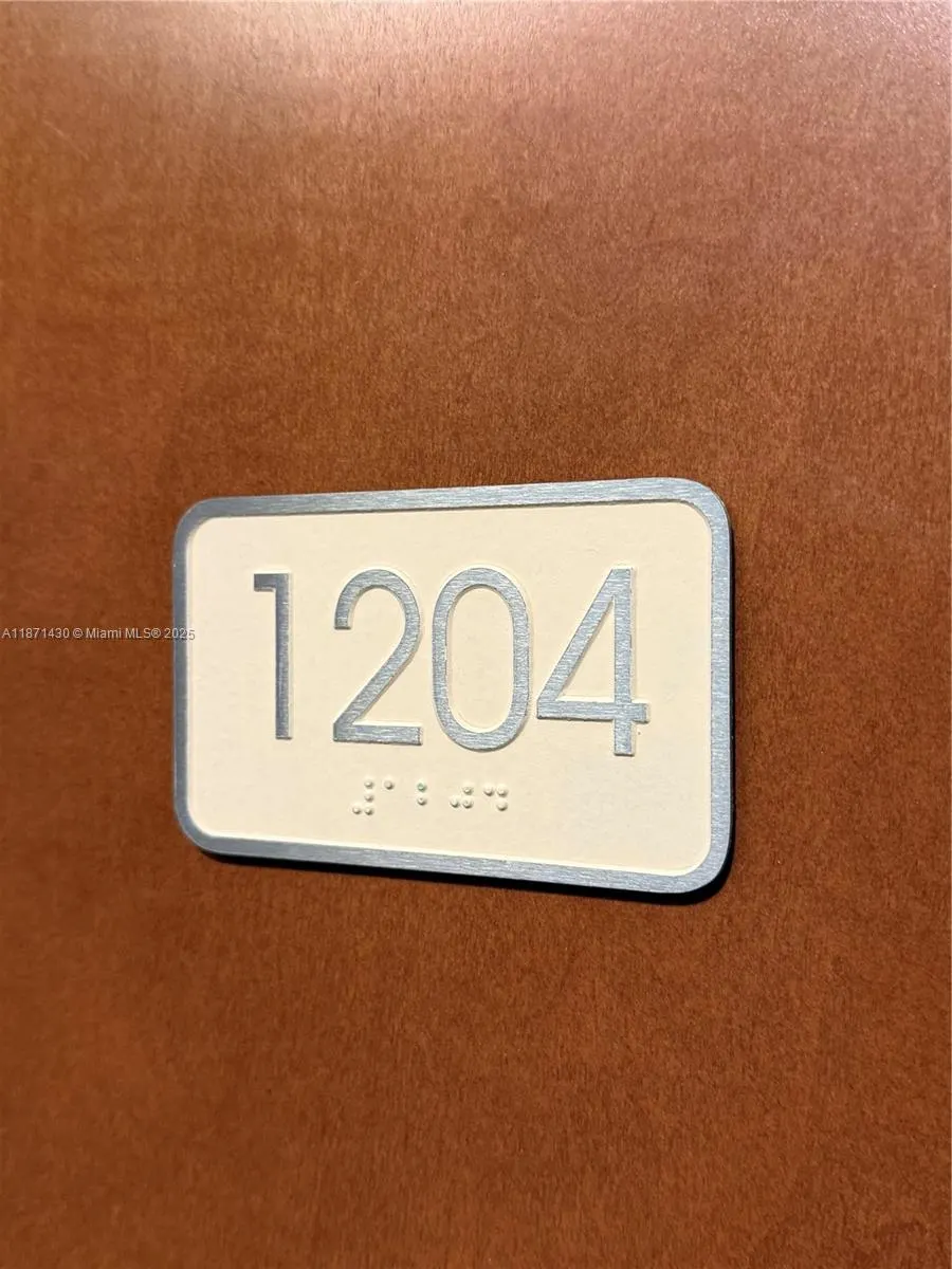 31 SE 5th St, #1204