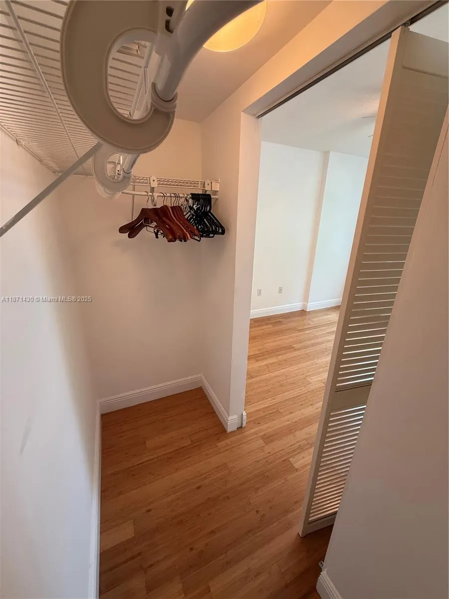 31 SE 5th St, #1204