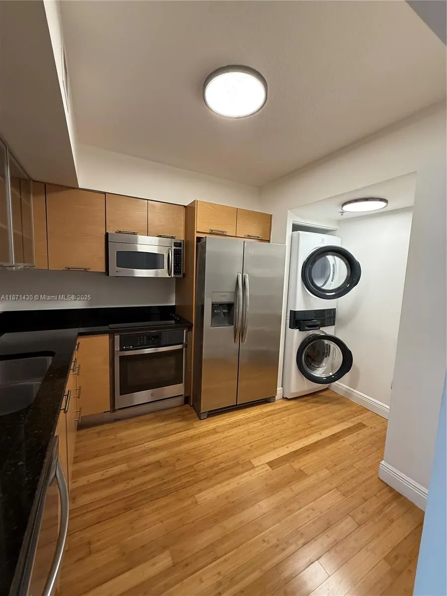 31 SE 5th St, #1204