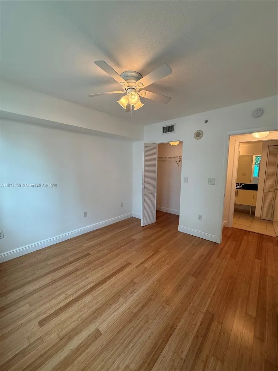 31 SE 5th St, #1204