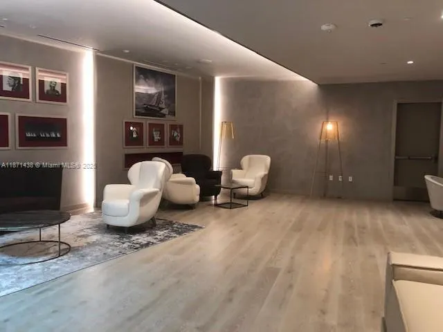 1000 Brickell Plz, #3114