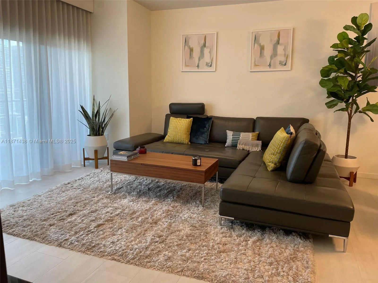 1000 Brickell Plz, #3114