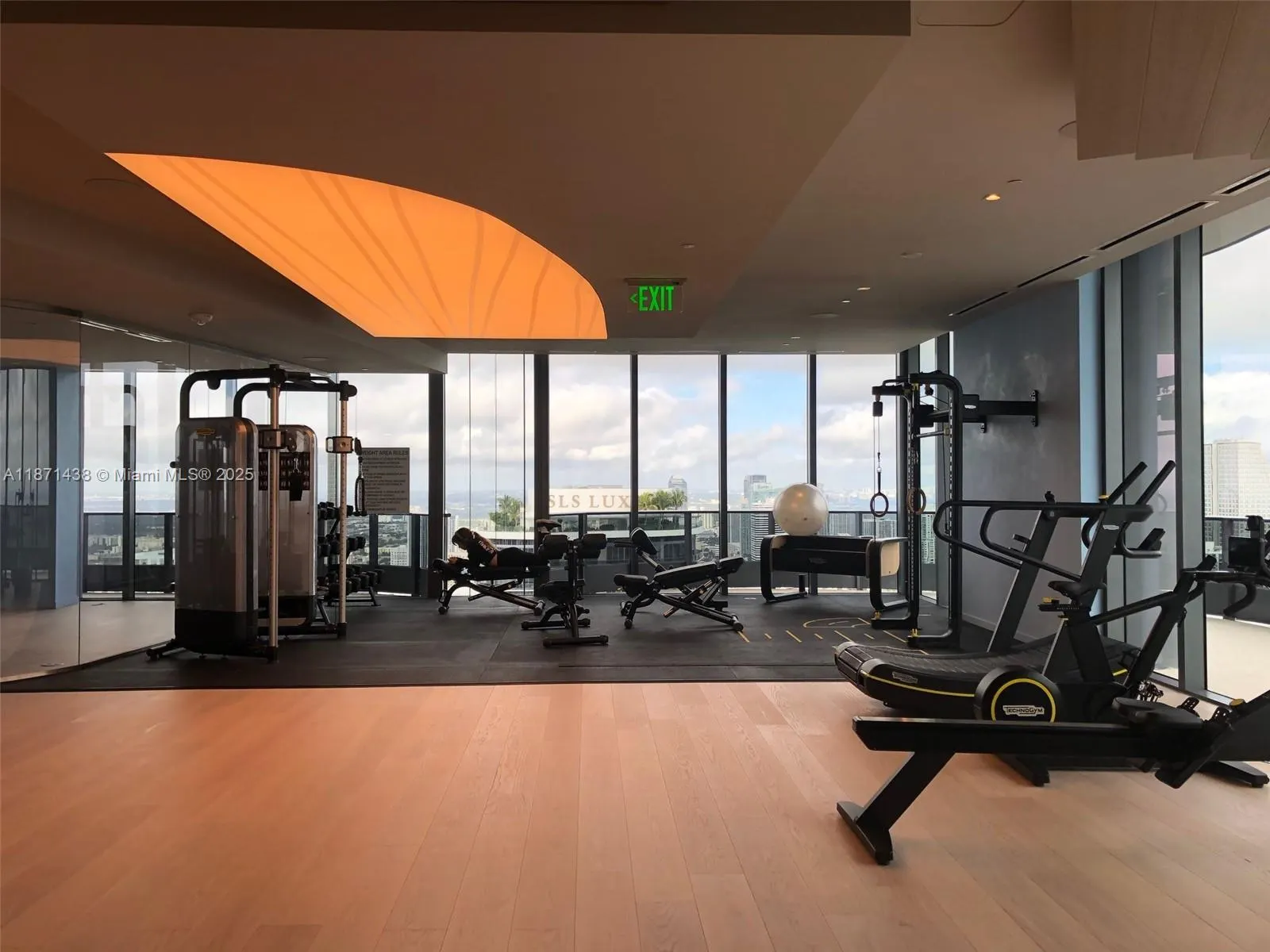 1000 Brickell Plz, #3114